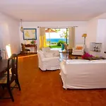 Sunny Nyaraló